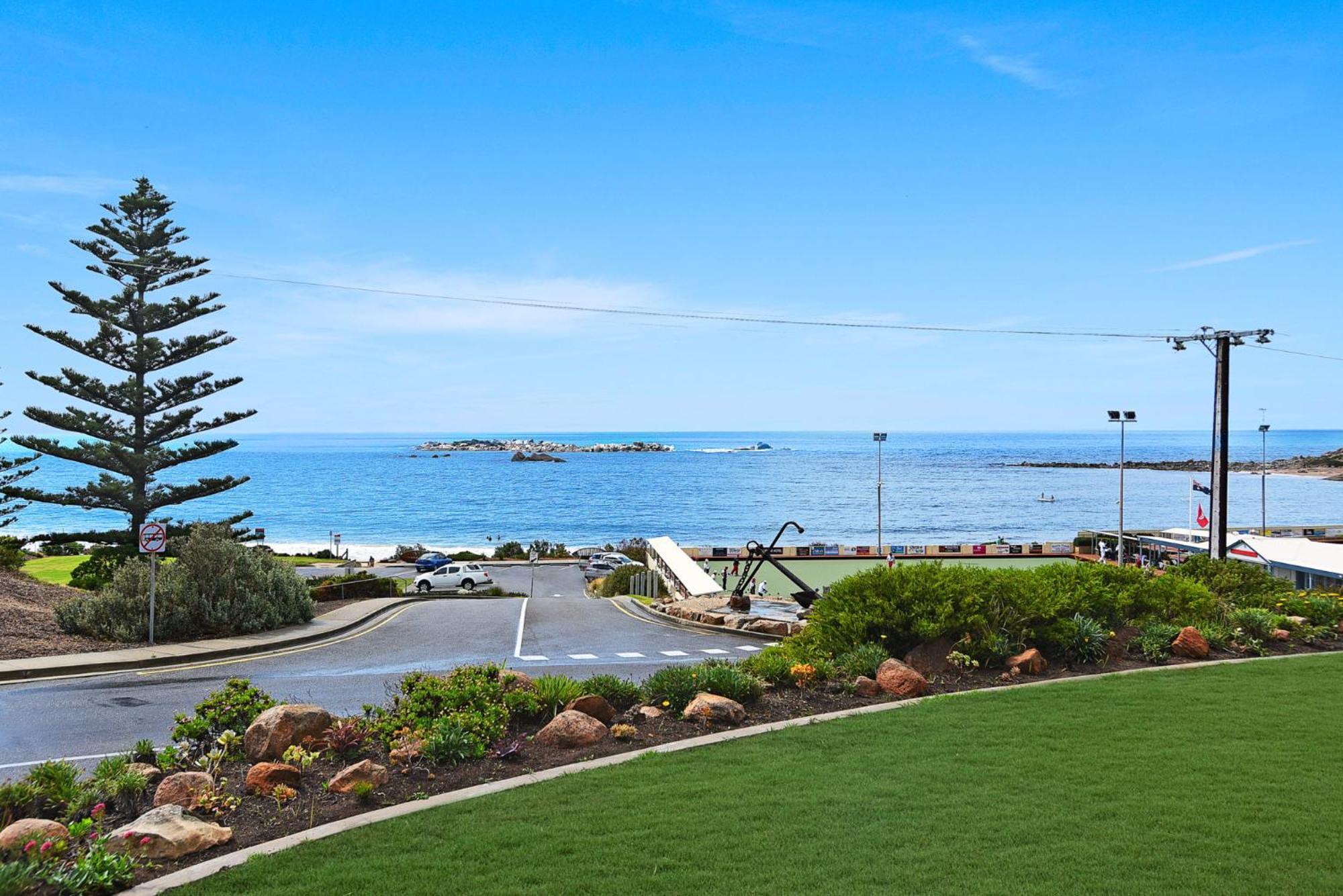 Dolphins Beachfront Apartment No 4 Port Elliot Exteriér fotografie