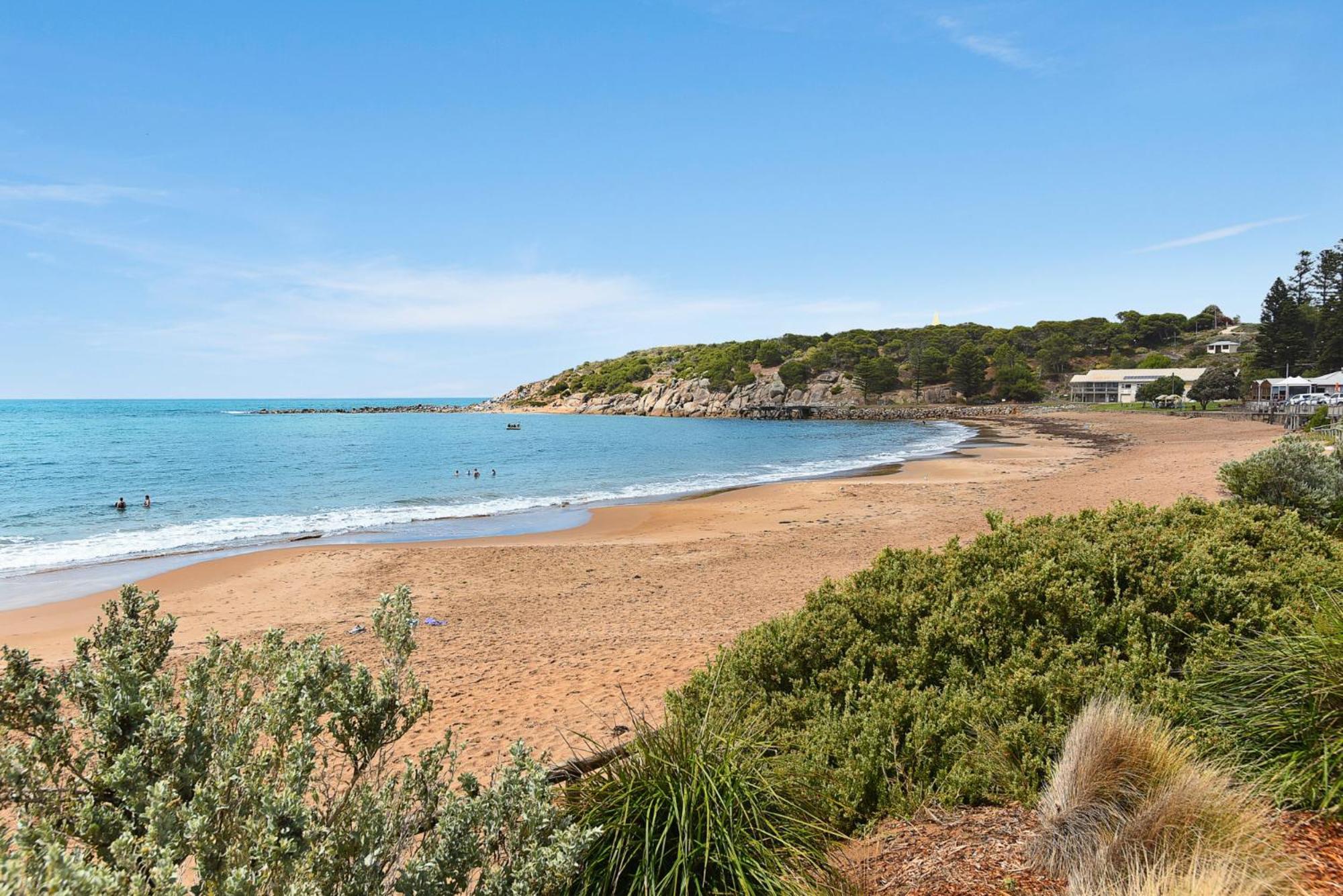 Dolphins Beachfront Apartment No 4 Port Elliot Exteriér fotografie